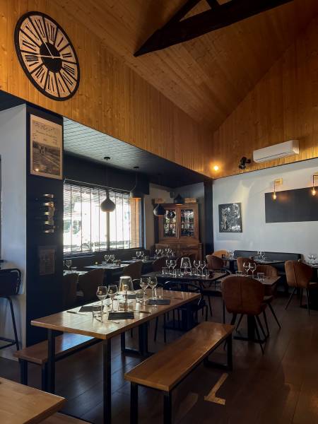 Très beau restaurant sur Arès et lue bassin d'Arcachon